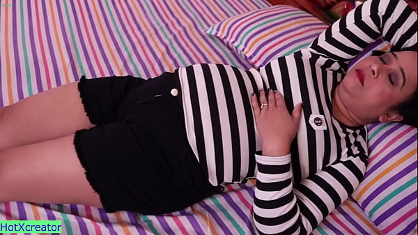 Young nokor fucks desi hot bhabhi with clear audio