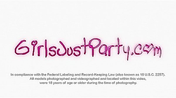 Nonton Big Tit Babes Have Some Lesbian Fun thumbnail