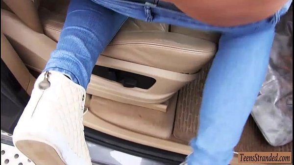 Sweetheart Nikky_Dream hitchhikesand pounded hard in thecar