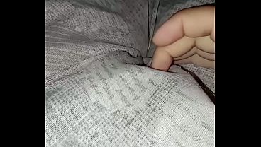 Il Marito Russa E Lei Si Tocca La Fica thumbnail