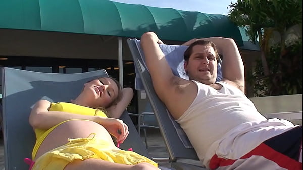 Nonton Pregnant And Horny: Amanda Bryant thumbnail