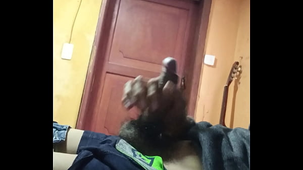 Play MP4 - celebrating the new year with a delicious straw