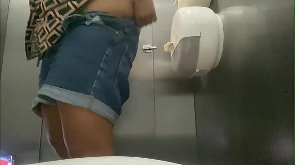 Play MP4 - CAMARA OCULTA EN BA&Ntilde;O DE CENTRO COMERCIAL