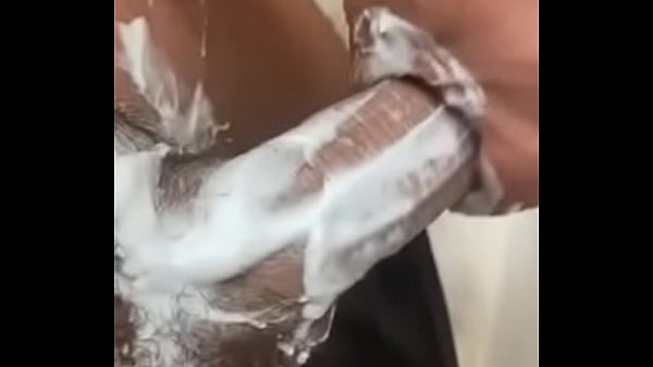 La mera Verga de Ometepec mostrado en el ba&ntilde;o 