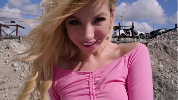 MOFOS  - Bailey Brooke, Justin Sane - Eager Girlfriend Loves the Camera 