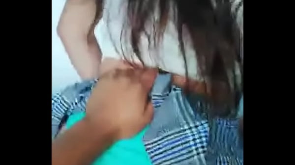Colegiala_sentándose en pene duro