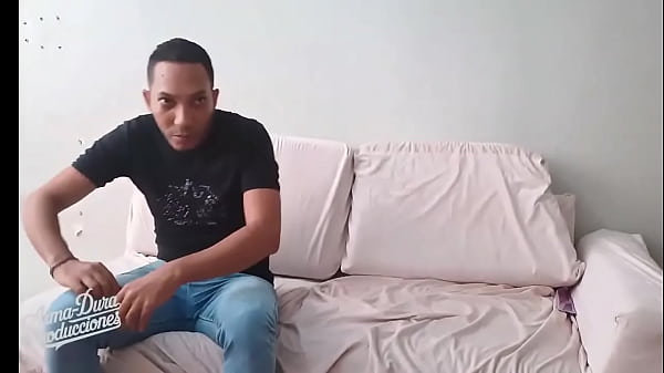 Toy tony necesita pasar el curso y por eso busca a su profesor yohel activo quien le propone la mejor manera de pasar el curso 