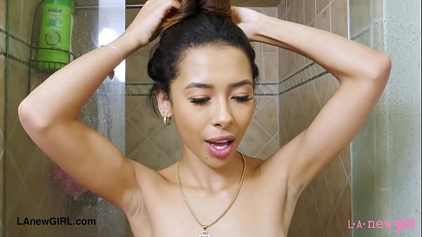 Alluring teen slut enjoys a sensual bath 