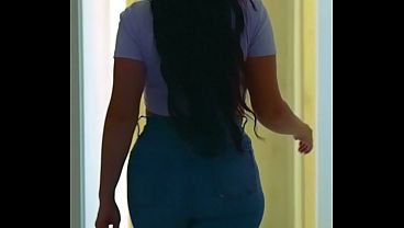 Nonton Wet & Playful Shower Moment: Curvy Latina With Magic Tricks thumbnail