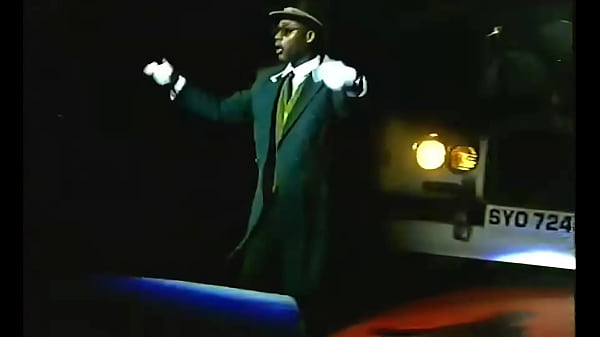 Nonton Liam Y Noel Gallagher Se Follan Al Puto Mundo En Earls Court thumbnail