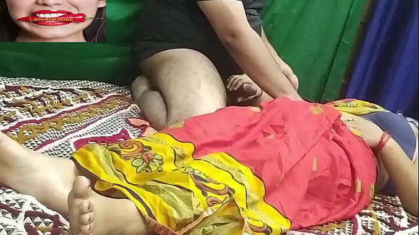 Desi Bhabhi Romance With Cable Boy thumbnail