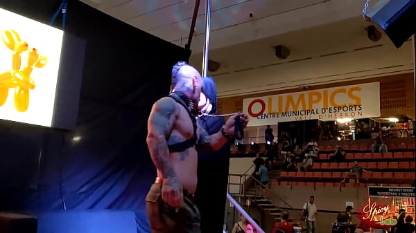 Nonton Belinda Rubio Public Bondage And Fucked By Thorx thumbnail