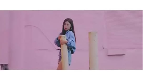 Mv loona odd eye circle loona