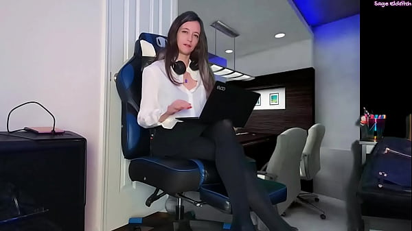 Nonton Secretary Sage Eldritch Forbidden To Pee Until Work Is Done thumbnail