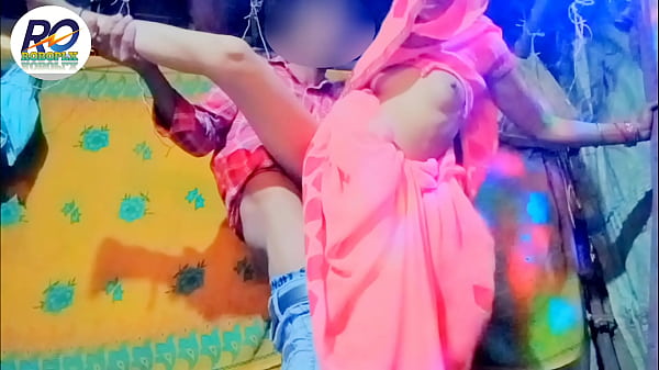 गांव कि परोसी भाभी और देवर कि साथ_चुदाई_घोड़ी_असटैल_में सारी उठाके और टांग को चुदाई हिन्दी आवाज में रोबोपलस