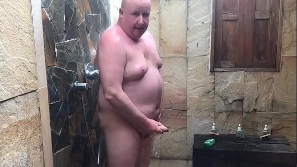 Play MP4 - Thailand shower&comma; open air