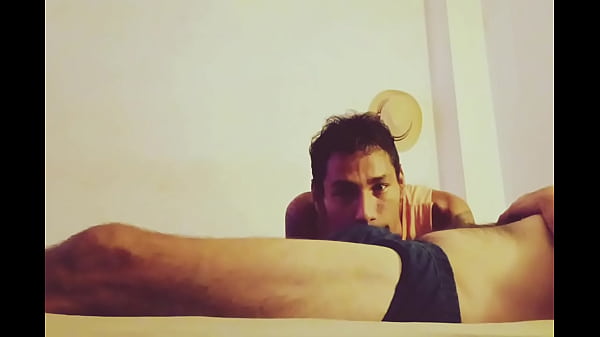 M&iacute; macho me pide una buena chupada antes de arrancar el d&iacute;a, y le cumplo. 