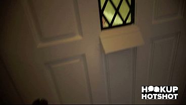 Nonton Beautiful Emma Hix Hooks Up With Bryan Gozzling For Hardcore Fucking! thumbnail