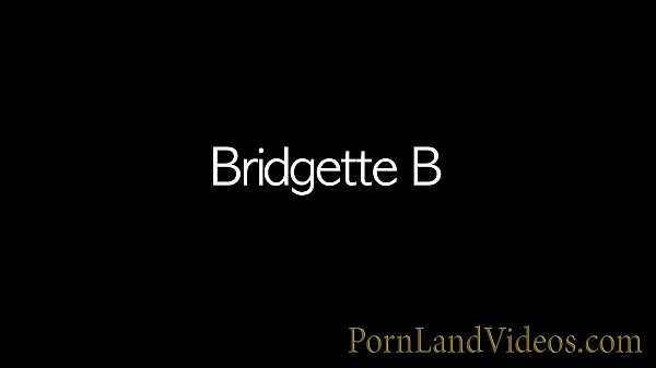 Nonton Horny Blonde Teen Bridgette B Loves Big Cocks thumbnail