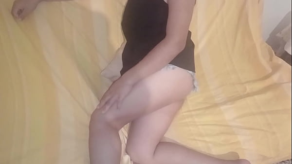 Nonton Hellymorgan - Mi Amiga Vino A Mi Casa Para Olvidarse De Su Novio thumbnail