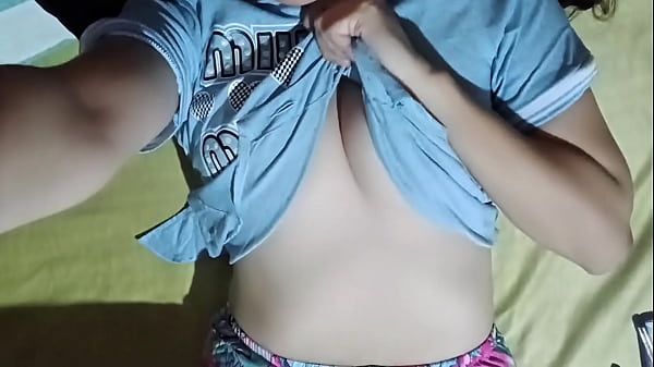 Latina Se Mete Los Dedos En Su Pussy thumbnail