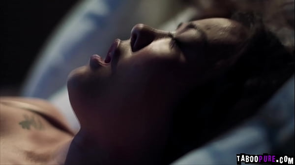 Slimthick Vic and Lulu Chu shares on cock 