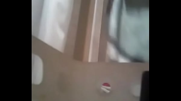 M&iacute; Hermana En El Ba&ntilde;o thumbnail