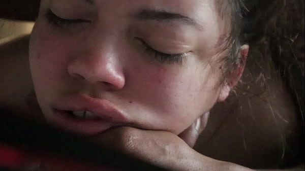 Play MP4 - MAE & MULLA CLOSE UP