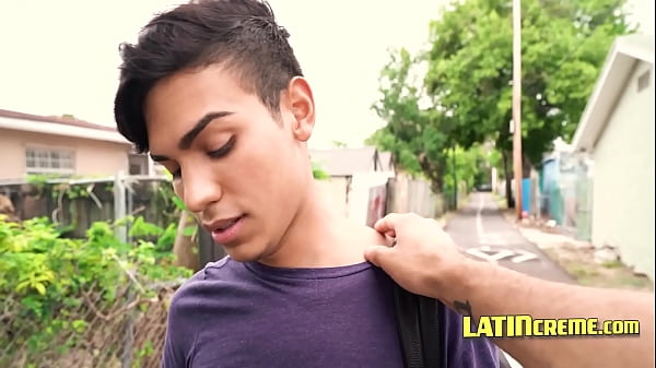 Straight boy on his knees for 100 pesos 