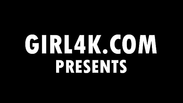 Nonton Professional Lesbian Moves Left And Right thumbnail