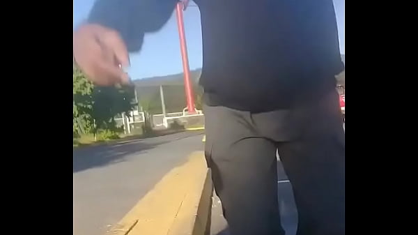 este hombre se folla una tabla 