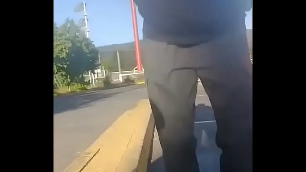 hombre cachondo rompe tabla