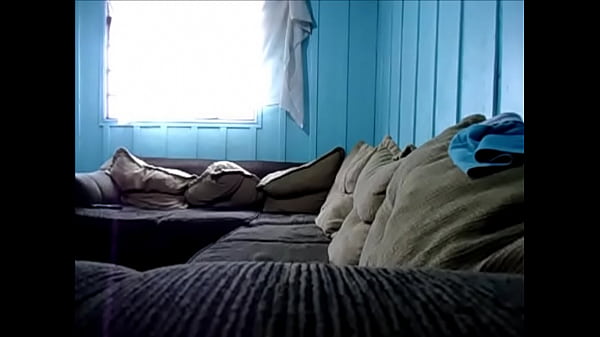 Play MP4 - boy no sofa punhetando gostoso