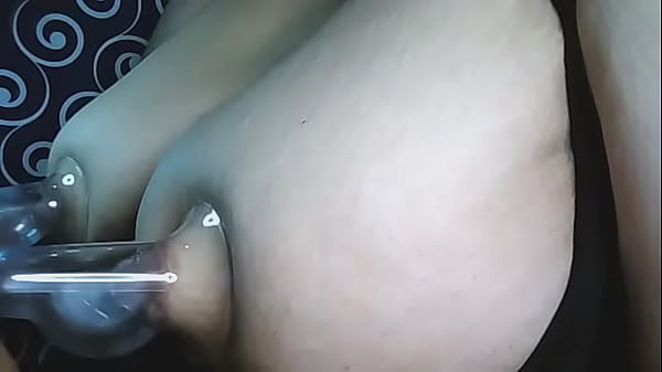 Play MP4 - play with my nipples