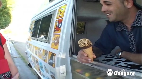 Play MP4 - Beaue Marie Gets A Messy Pussy Creampie In The Back Of An Cream Truck