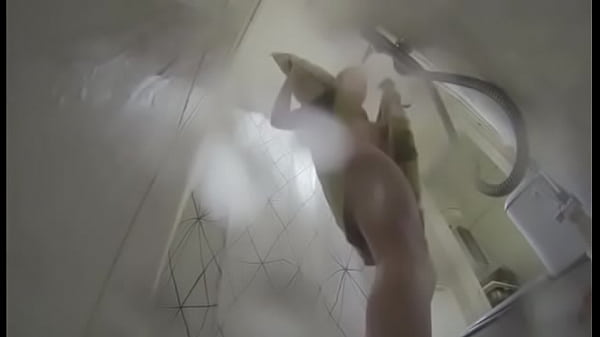 Play MP4 - 19 years old teen CAUGHT soaping her tight pussy in the shower