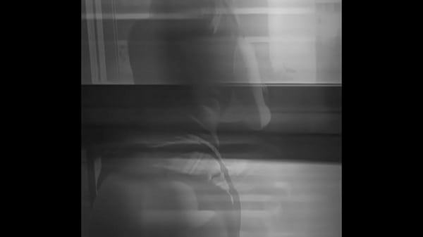 HHHUUUMMM que j'aime t'exhiber mon cul de petite chienne que ce soit avec ... 