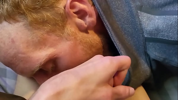 Play MP4 - Close up of buddy sucking my dick