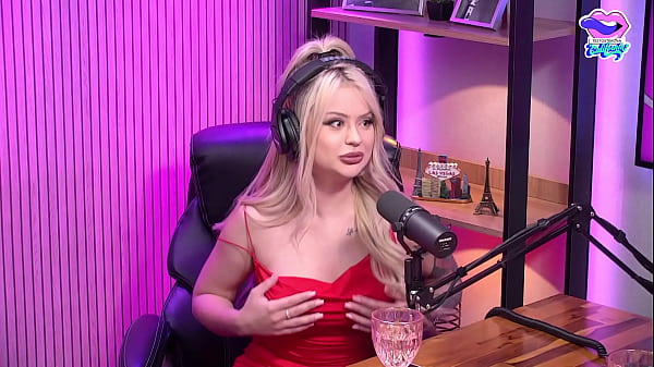 Play MP4 - A gostosa mostrou todo seu exibicionismo