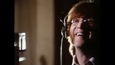 Nonton Hey Bulldog (oficial Video) thumbnail