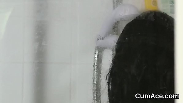 Foxy looker gets cumshot on her face eating all the lovejuice