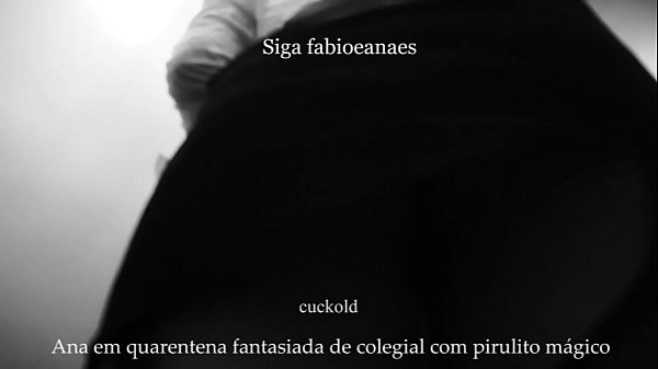 (Trecho) Hotwife safadinha fantasiada de colegial brincando com_o pirulito mágico.