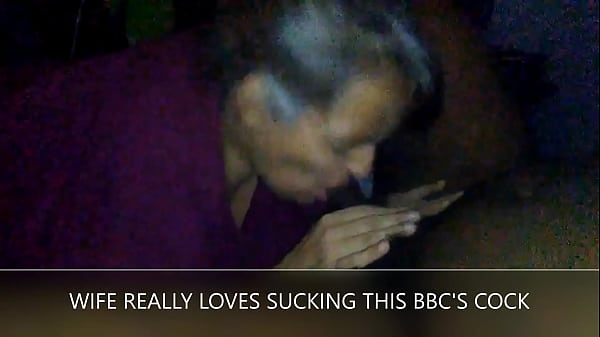 wife_blowing_black cock