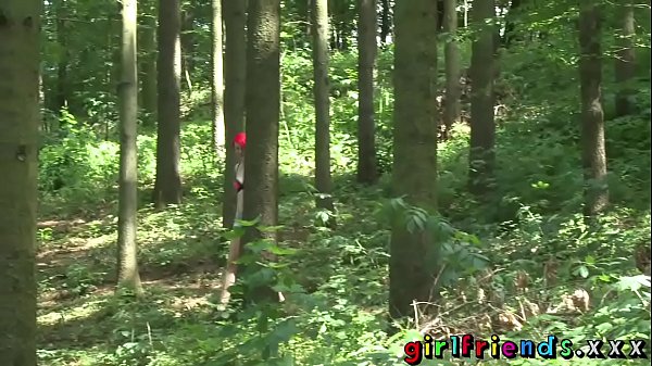 Play MP4 - Girlfriends Outdoor lesbian pussy eating