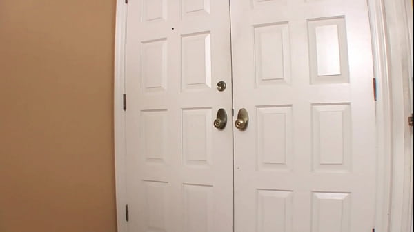 Nonton Lesbian Love Between Florence Dolce And Emily Benjamins Two Ebony Sluts Have Fun Licking Pussy thumbnail