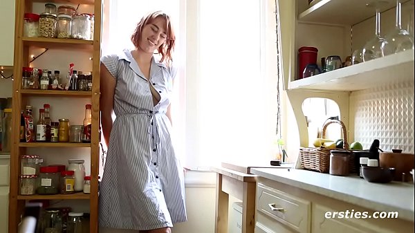 Play MP4 - Fiery Redhead Molly Works that Pussy - ersties