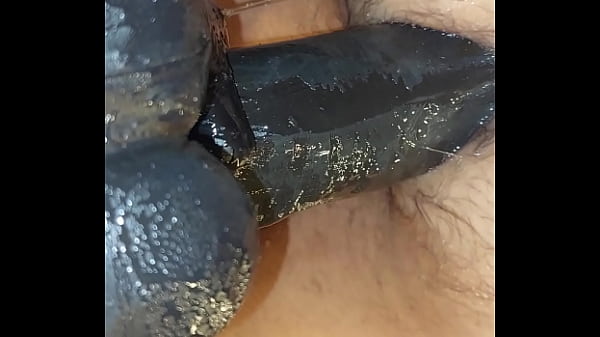 Черный дилдо в жопу против воли thumbnail