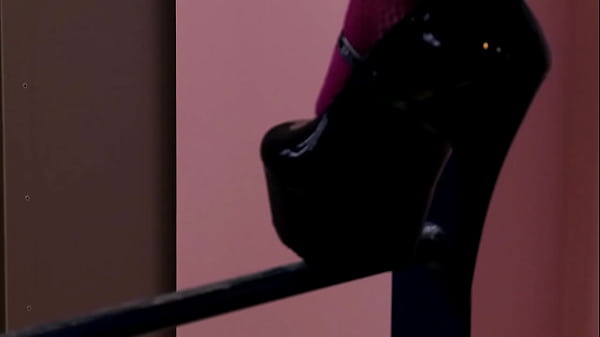 Nonton Bellina And Roxy Taggart Get Tag Teamed thumbnail