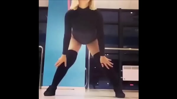 Nonton Girls Twerk Sexy Super thumbnail