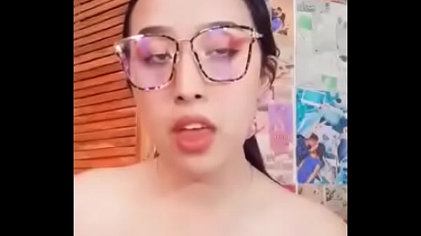 l. quiere ser castigada por ser traviesa
